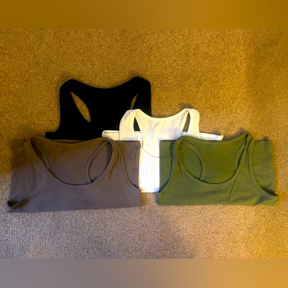 4 Pieces Basic Crop Tank Tops Sleeveless Racerback Crop Sport Top for Women - Picture 2 of 7